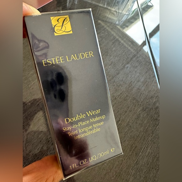 Estée Lauder stay in place foundation full coverage!Double wear makeup Henna 4W3 - Picture 2 of 6